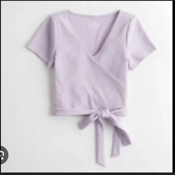 HOLLISTER Lavender Wrap Top ✨ 50% OFF BUNDLES ✨ - Picture 3 of 5